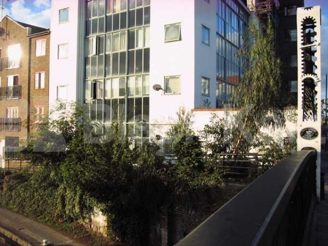 			1 Bedroom, 1 bath, 1 reception Flat			 Baltic Place Kingsland Road, Old Street